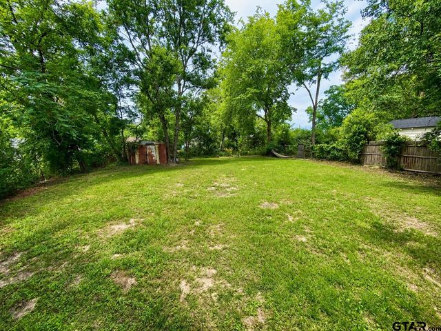 2821 Van Hwy, Tyler, TX 75702