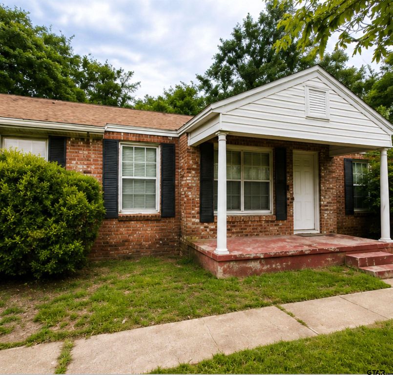 2821 Van Hwy, Tyler, TX 75702