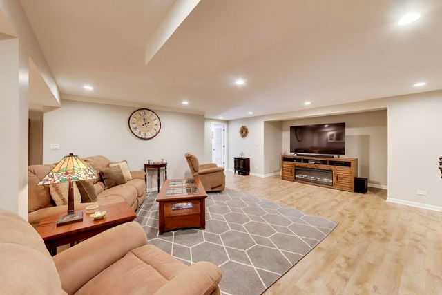 12455 Carver Lane, Huntley, IL 60142