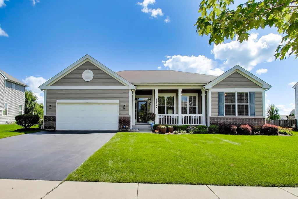 12455 Carver Lane, Huntley, IL 60142