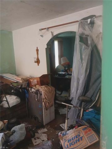 1709 Des Moines AVE, Portsmouth, VA 23704