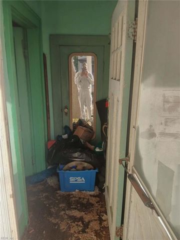 1709 Des Moines AVE, Portsmouth, VA 23704