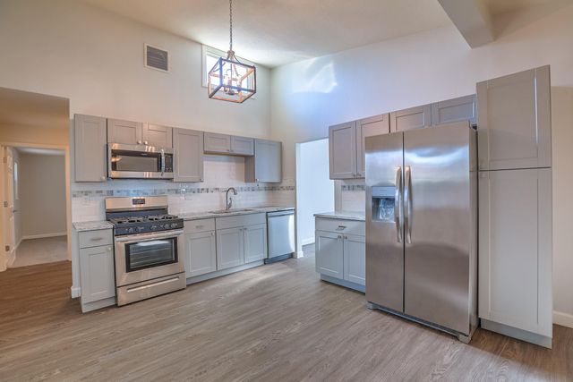 3713 Palo Duro Avenue NE, Albuquerque, NM 87110