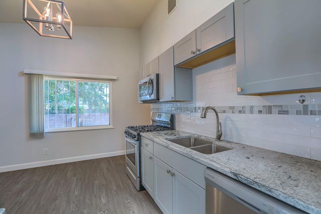 3713 Palo Duro Avenue NE, Albuquerque, NM 87110