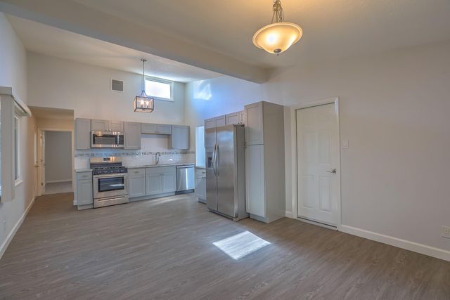 3713 Palo Duro Avenue NE, Albuquerque, NM 87110