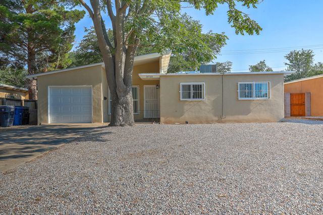 3713 Palo Duro Avenue NE, Albuquerque, NM 87110