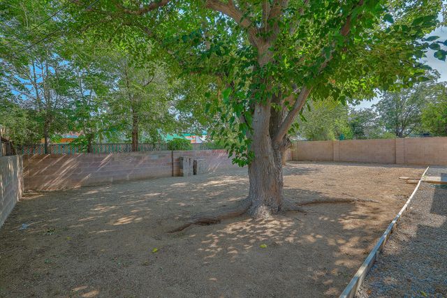 3713 Palo Duro Avenue NE, Albuquerque, NM 87110