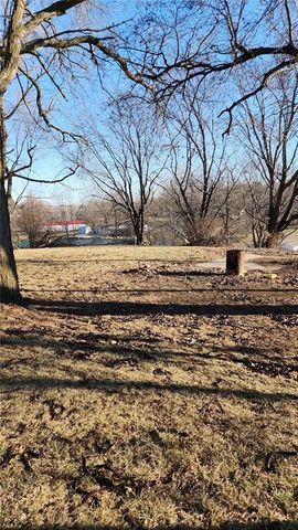 300 N Monroe Street, Oregon, MO 64473