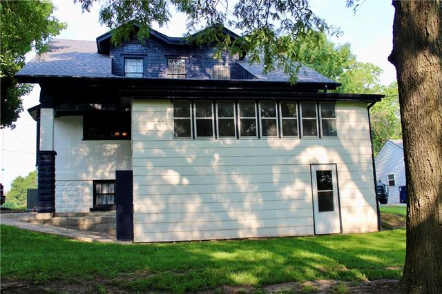 300 N Monroe Street, Oregon, MO 64473