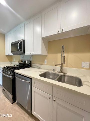 618 Sunfish Way, Port Hueneme, CA 93041