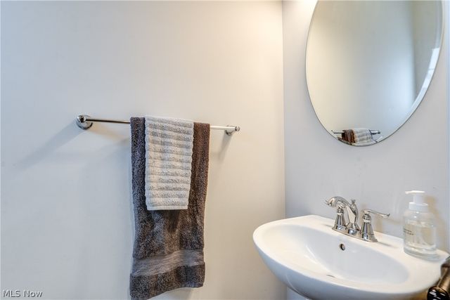 2326 Orchard Circle, Ravenna, OH 44266