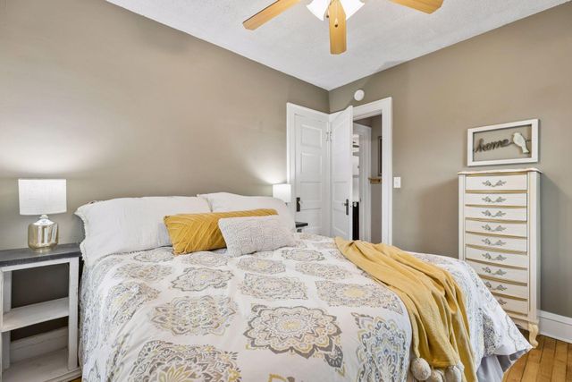 2833 34th Avenue S, Minneapolis, MN 55406