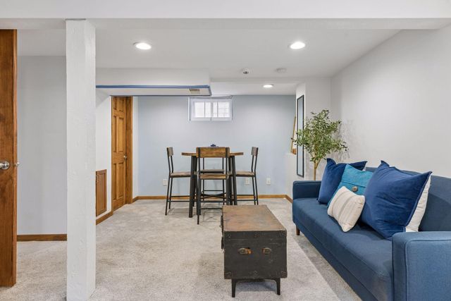 2833 34th Avenue S, Minneapolis, MN 55406