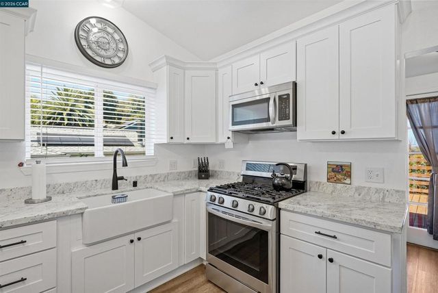322 Coghlan St, Vallejo, CA 94590