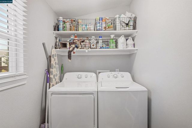 322 Coghlan St, Vallejo, CA 94590