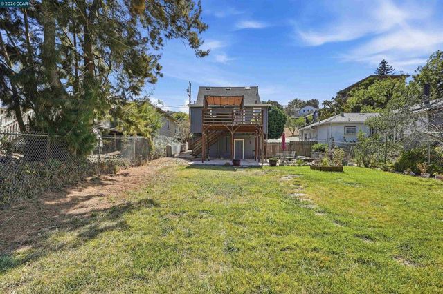 322 Coghlan St, Vallejo, CA 94590