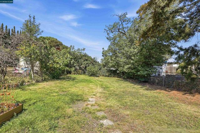 322 Coghlan St, Vallejo, CA 94590