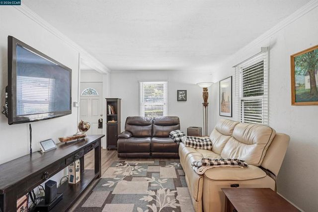 322 Coghlan St, Vallejo, CA 94590