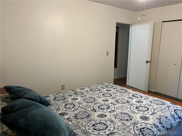 106 West Drive, Charlestown, IN 47111