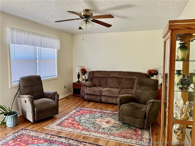 106 West Drive, Charlestown, IN 47111