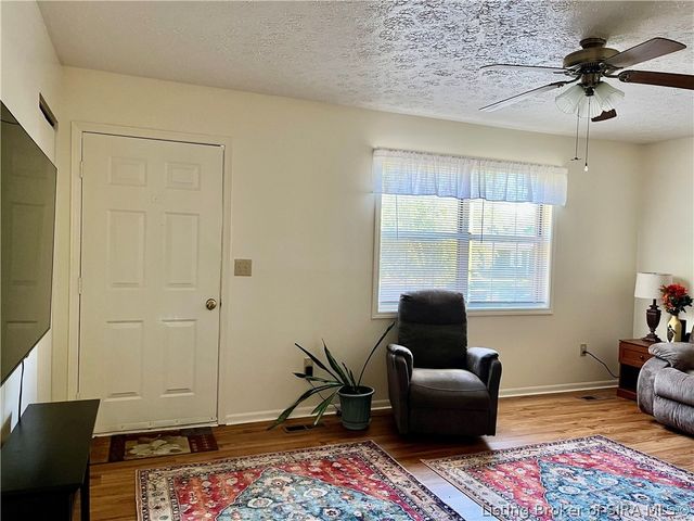 106 West Drive, Charlestown, IN 47111