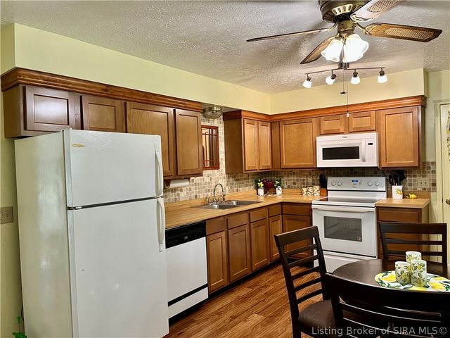 106 West Drive, Charlestown, IN 47111