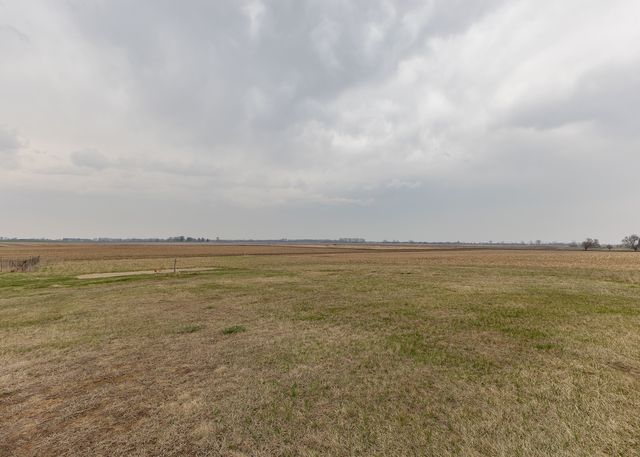 22308 N 2120th Avenue, Atkinson, IL 61235