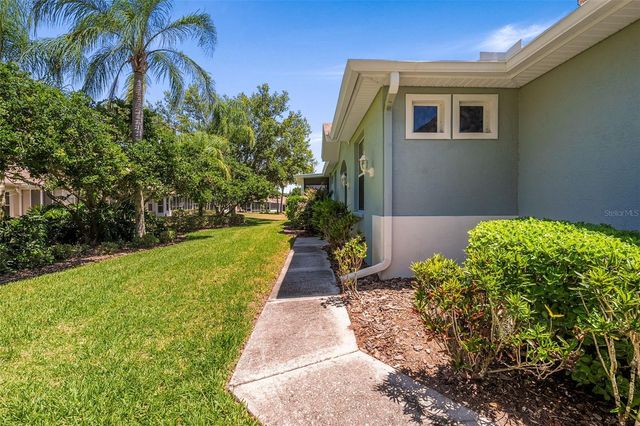 1204 HUNTINGTON GREENS DRIVE 1204, Sun City Center, FL 33573