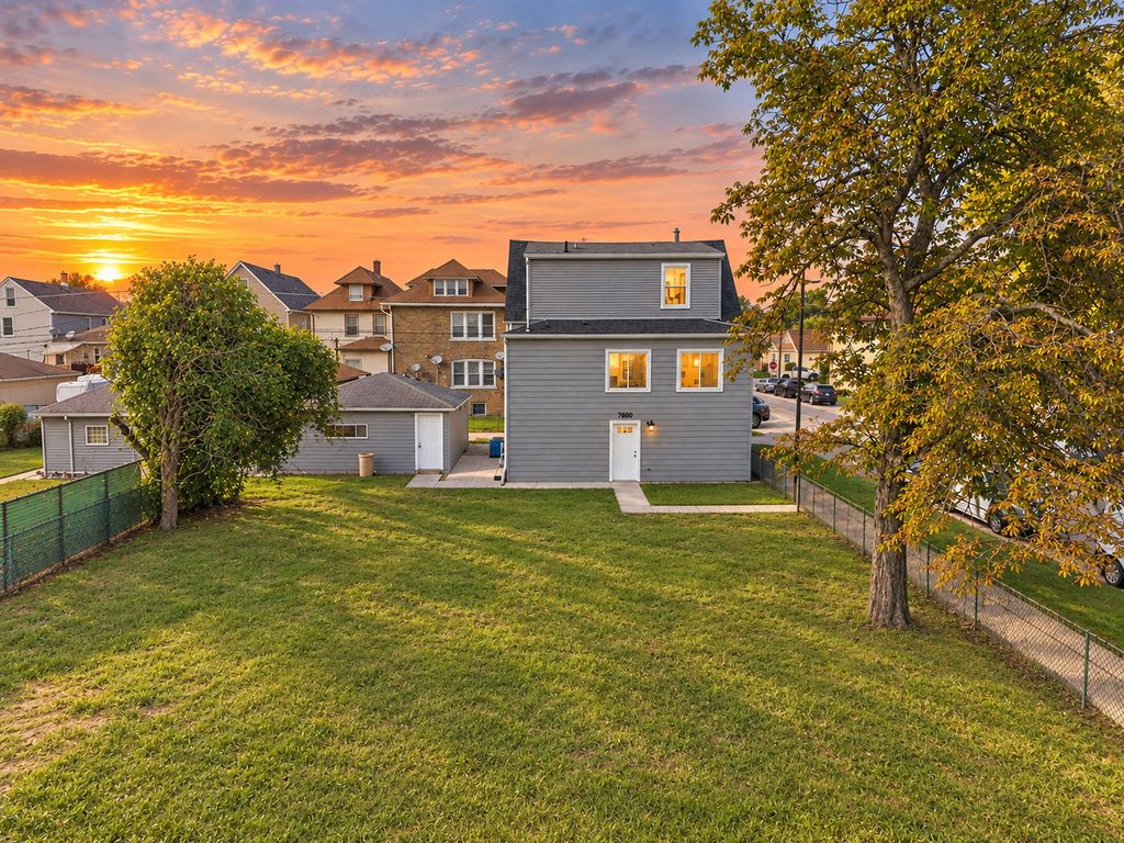 7600 W 61st Street, Summit, IL 60501 — exterior
