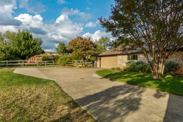 245 Valley View Trail, Double Oak, TX 75077