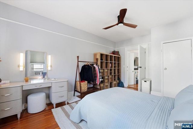 21 Myrtle Avenue, Jersey City, NJ 07305