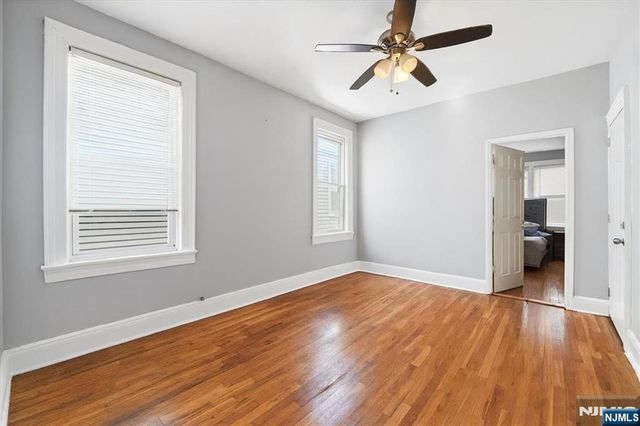 21 Myrtle Avenue, Jersey City, NJ 07305