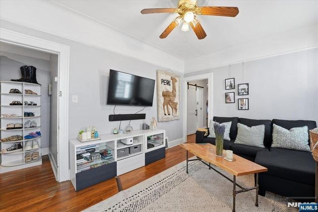 21 Myrtle Avenue, Jersey City, NJ 07305