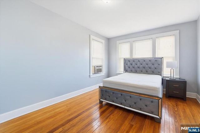 21 Myrtle Avenue, Jersey City, NJ 07305