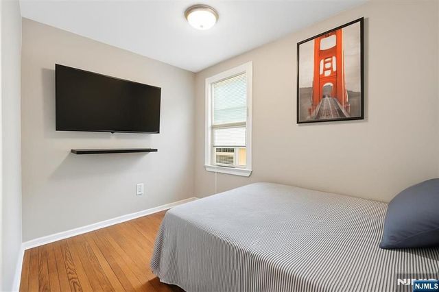 21 Myrtle Avenue, Jersey City, NJ 07305