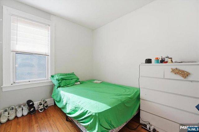 21 Myrtle Avenue, Jersey City, NJ 07305