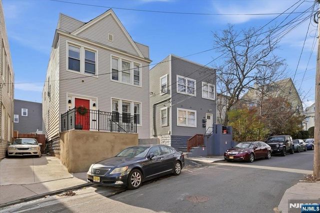 21 Myrtle Avenue, Jersey City, NJ 07305