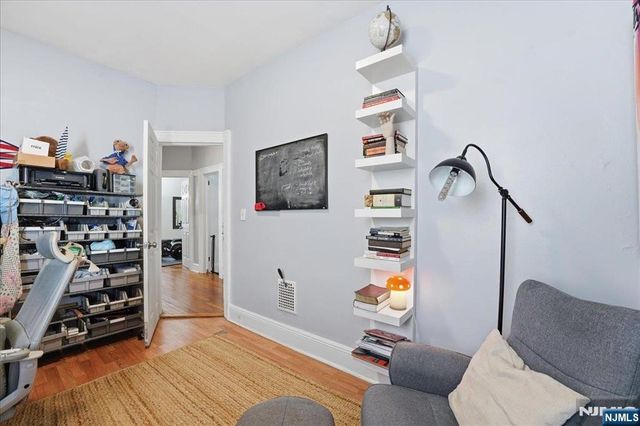 21 Myrtle Avenue, Jersey City, NJ 07305