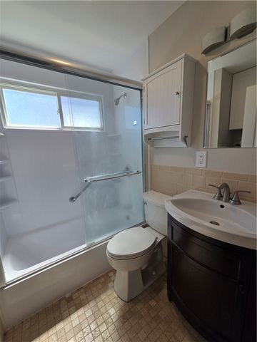 8 Caswell Avenue D, Newport, RI 02840