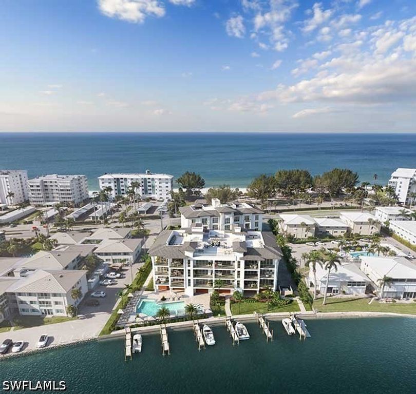 2020 GULF SHORE BLVD N PH-402W, Naples, FL 34102