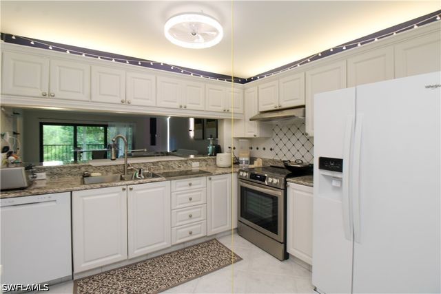 5767 Deauville CIR D304, Naples, FL 34112
