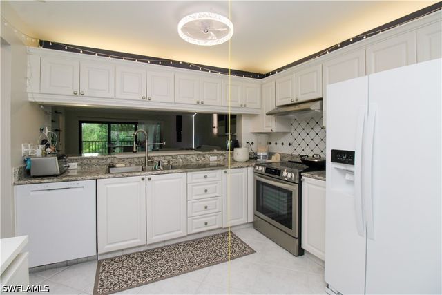 5767 Deauville CIR D304, Naples, FL 34112