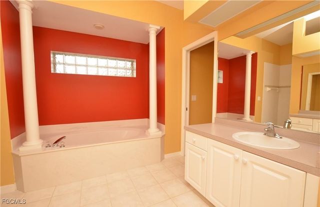 1820 SW 29th TER, Cape Coral, FL 33914