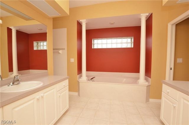 1820 SW 29th TER, Cape Coral, FL 33914