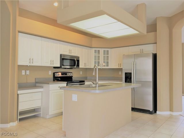 1820 SW 29th TER, Cape Coral, FL 33914