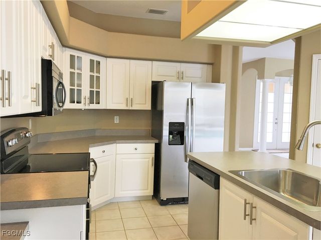 1820 SW 29th TER, Cape Coral, FL 33914