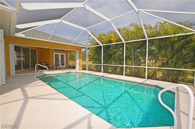 1820 SW 29th TER, Cape Coral, FL 33914