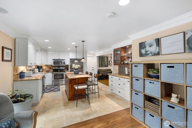 22828 Upper Dorre Don Way SE, Maple Valley, WA 98038