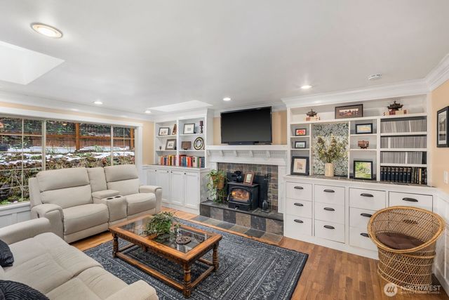 22828 Upper Dorre Don Way SE, Maple Valley, WA 98038