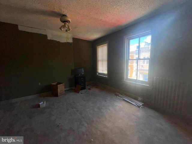 182 BRUNSWICK AVE, Trenton, NJ 08618